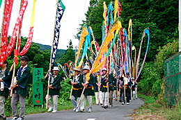 「岳の幟」の様子